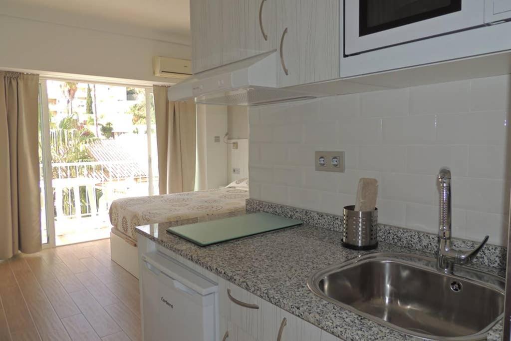 Carihuela Palace Studio 419 Beach - Playa Apartment Torremolinos Bagian luar foto