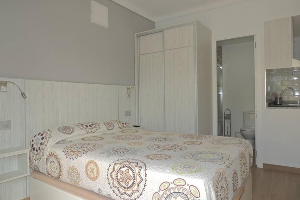 Carihuela Palace Studio 419 Beach - Playa Apartment Torremolinos Bagian luar foto